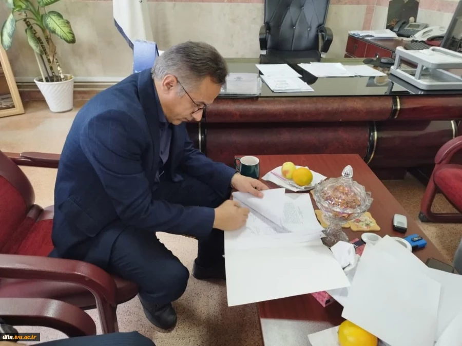 تفاهم نامه همکاری فیمابین رئیس کانون پیمانکاران برق کشور و رئیس انجمن پیمانکاران استان مازندران  با دانشکده فنی و حرفه ای محمودآباد امضاء شد  4