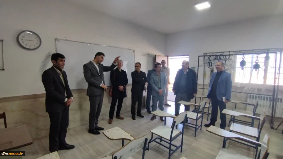 بازدید کاپیتان فراهانی و هیات همراه از تجهیزات و کارگاه های دریایی دانشکده ملی مهارت محمودآباد 4