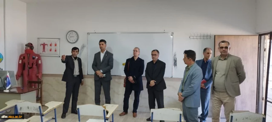 بازدید کاپیتان فراهانی و هیات همراه از تجهیزات و کارگاه های دریایی دانشکده ملی مهارت محمودآباد 6