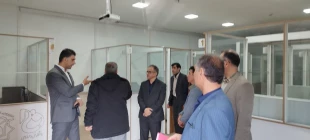 بازدید کاپیتان فراهانی و هیات همراه از تجهیزات و کارگاه های دریایی دانشکده ملی مهارت محمودآباد 9