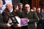 محمدرضا پوریا و فدراسیون بدمینتون برنده جایزه برگزاری برترین رویداد سال ورزش ایران شدند 3