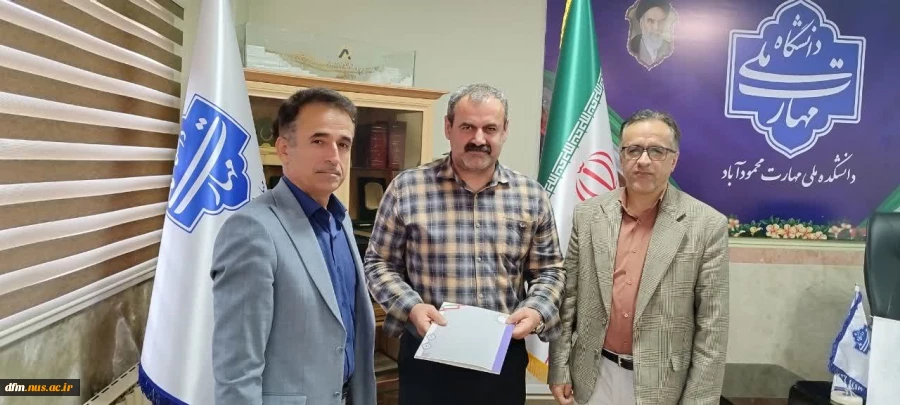 از کارکنان آموزش به مناسبت هفته آموزش تجلیل شد 5