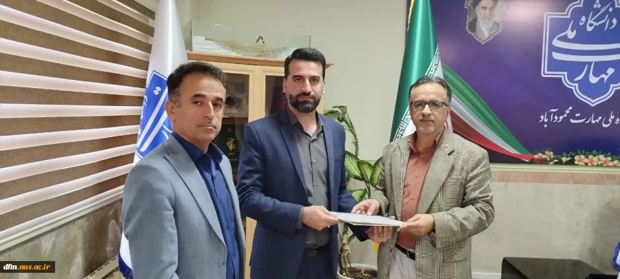 از کارکنان آموزش به مناسبت هفته آموزش تجلیل شد 7