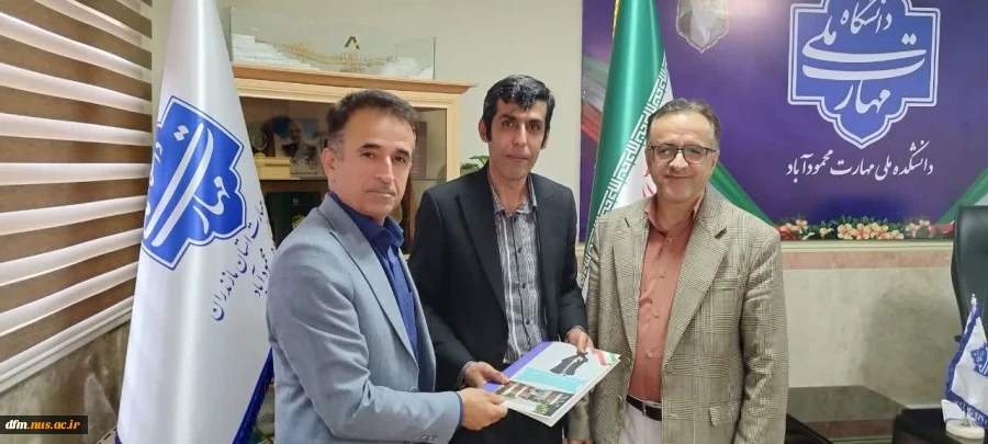 از کارکنان آموزش به مناسبت هفته آموزش تجلیل شد 8