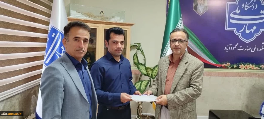 از کارکنان آموزش به مناسبت هفته آموزش تجلیل شد 6