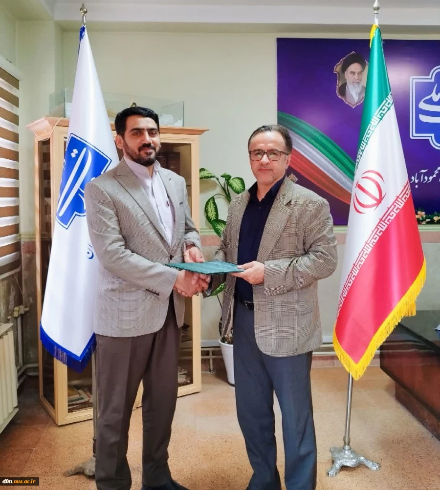 تقدیر رئیس دانشکده از محسن یوسفی مسئول روابط عمومی به مناسبت روز ارتباطات و روابط عمومی 2