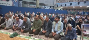 حضور ریاست و جمعی از کارکنان دانشکده در نماز جمعه و راهپیمایی  2