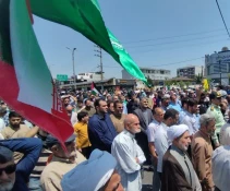 حضور ریاست و جمعی از کارکنان دانشکده در نماز جمعه و راهپیمایی  5