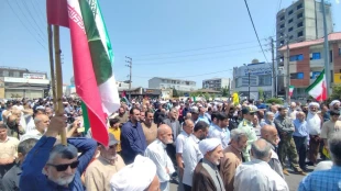 حضور ریاست و جمعی از کارکنان دانشکده در نماز جمعه و راهپیمایی  7