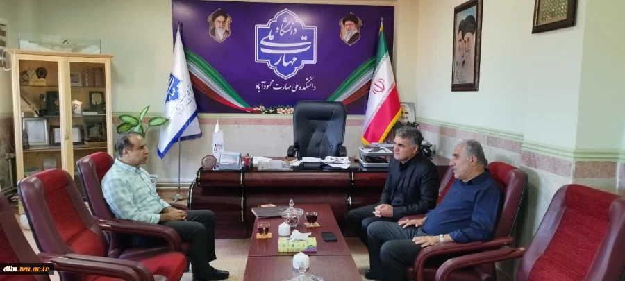 روسای سابق مراکز محمودآباد و  آمل  با ریاست دانشکده دیدار کردند 2
