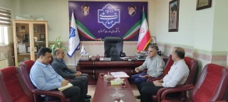 مشاور دانشکده با ریاست دیدار کرد