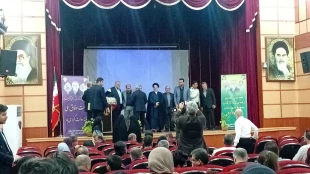 از آقایان رضا نصیری، سید سعید موسوی   و غلامحسن صادقی  کارکنان دانشکده ملی مهارت محمودآباد به عنوان کارمند نمونه شهرستان محمودآباد تجلیل به عمل آمد 4