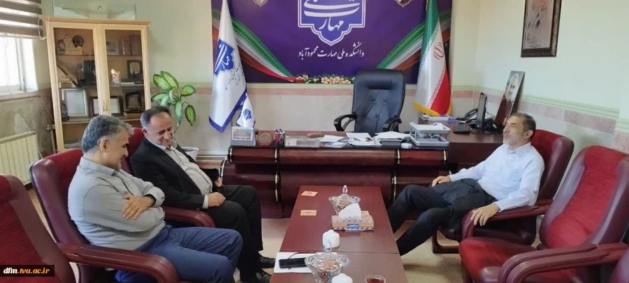 مراسم گرامیداشت هفته دفاع مقدس در دانشکده ملی مهارت محمودآباد برگزار شد 3