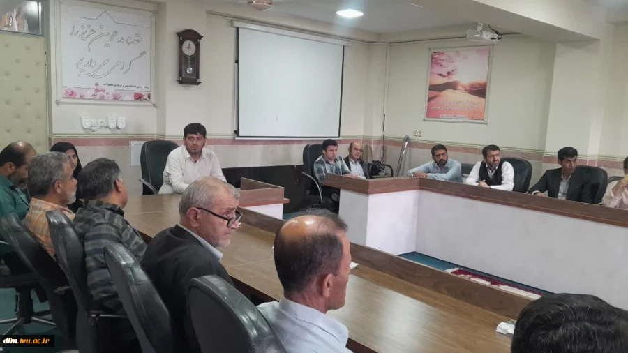 مراسم گرامیداشت هفته دفاع مقدس در دانشکده ملی مهارت محمودآباد برگزار شد 4