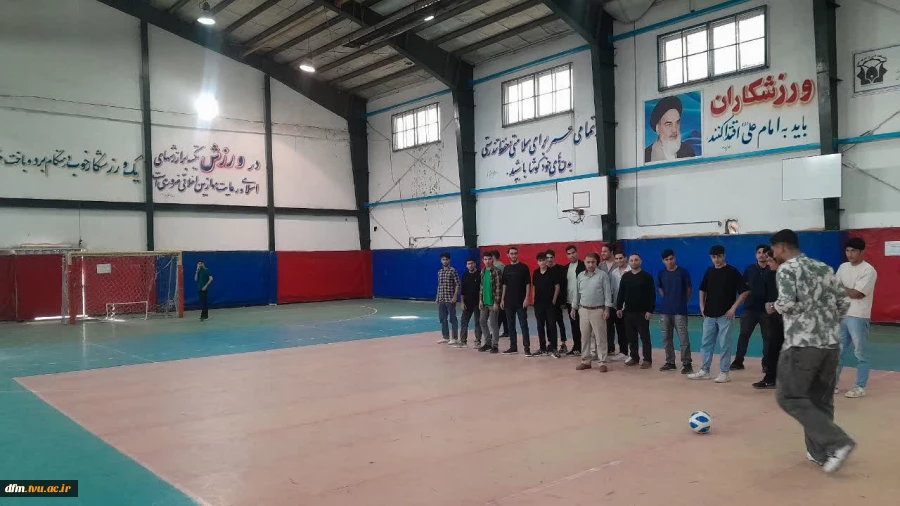 مسابقات ورزشی  ویژه دانشجویان به مناسبت هفته تربیت بدنی در دانشکده برگزار شد 3