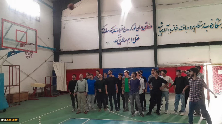 مسابقات ورزشی  ویژه دانشجویان به مناسبت هفته تربیت بدنی در دانشکده برگزار شد 4