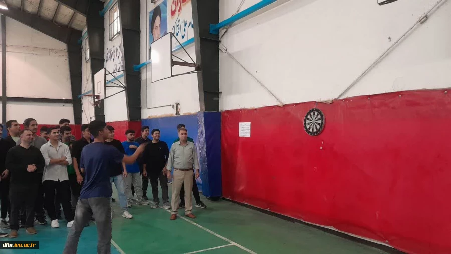 مسابقات ورزشی  ویژه دانشجویان به مناسبت هفته تربیت بدنی در دانشکده برگزار شد 5