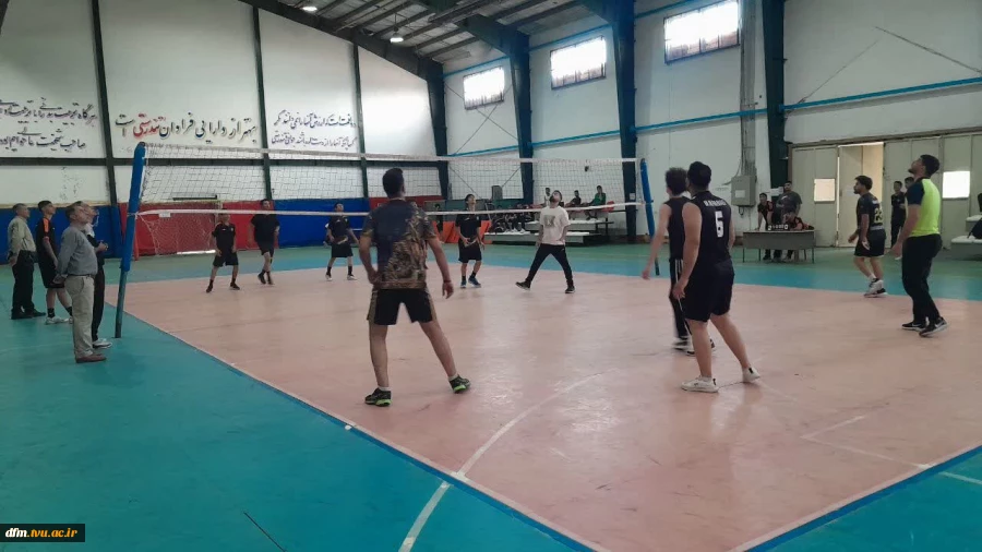 مسابقات ورزشی  ویژه دانشجویان به مناسبت هفته تربیت بدنی در دانشکده برگزار شد 7