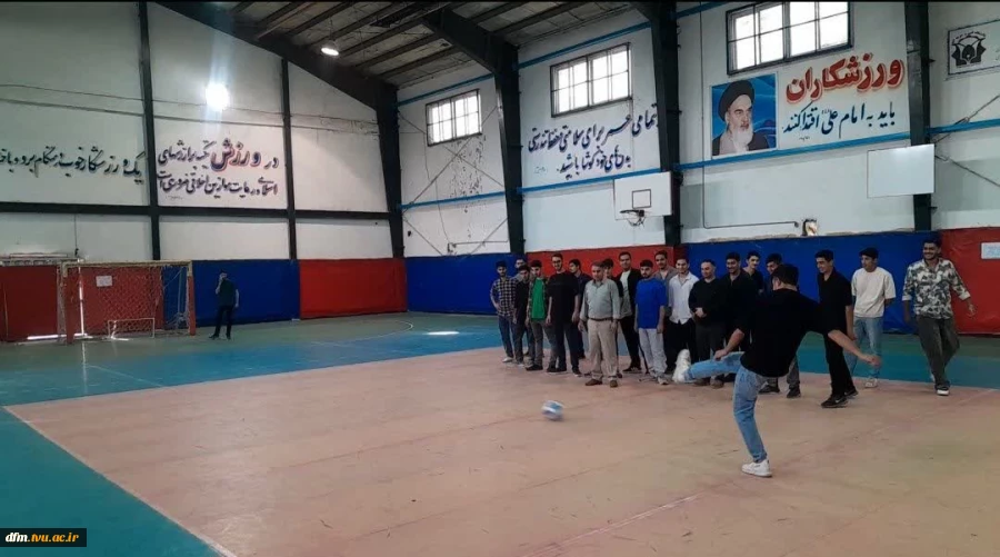 مسابقات ورزشی  ویژه دانشجویان به مناسبت هفته تربیت بدنی در دانشکده برگزار شد 9