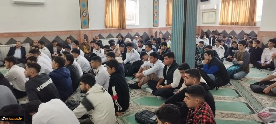 جلسه توجیهی دانشجویان جدید الورود در دانشکده برگزار شد 6