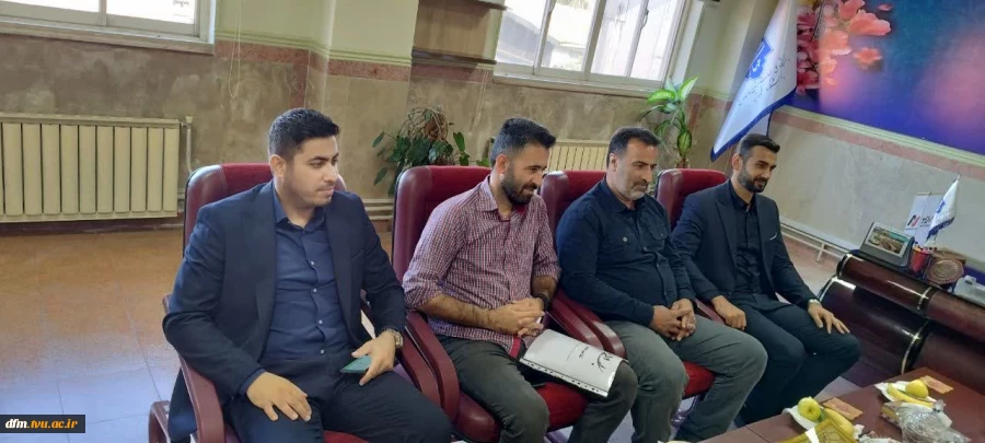 دیدار رئیس اداره ورزش و جوانان محمودآباد  با رئیس دانشکده 3