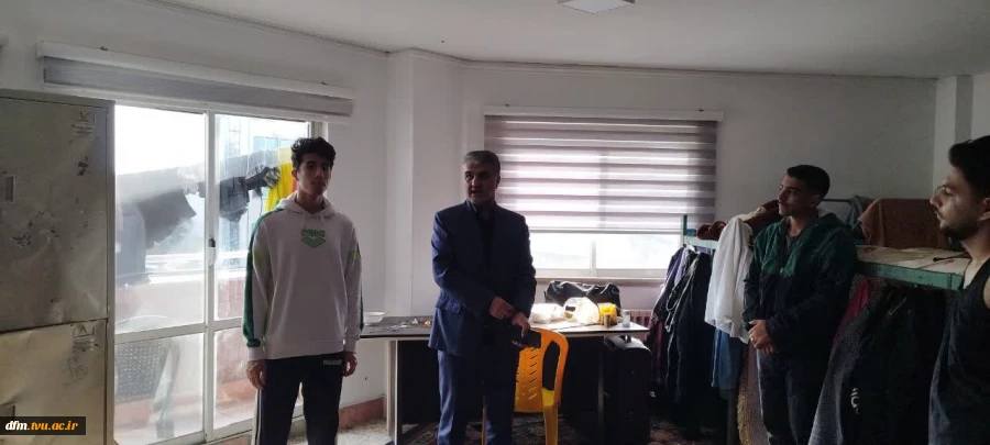 بازدید ریاست دانشکده از خوابگاه دانشجویی 2