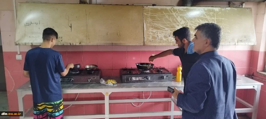 بازدید ریاست دانشکده از خوابگاه دانشجویی 3