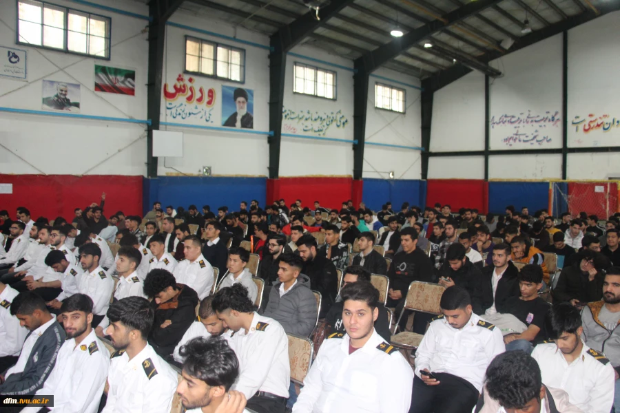 مراسم روز دانشجو با حضور معاون تشریفات نهاد ریاست جمهوری در دانشکده ملی مهارت محمودآباد برگزار شد 4