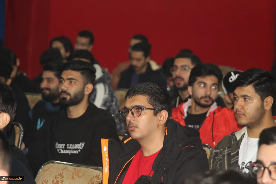 مراسم روز دانشجو با حضور معاون تشریفات نهاد ریاست جمهوری در دانشکده ملی مهارت محمودآباد برگزار شد 5