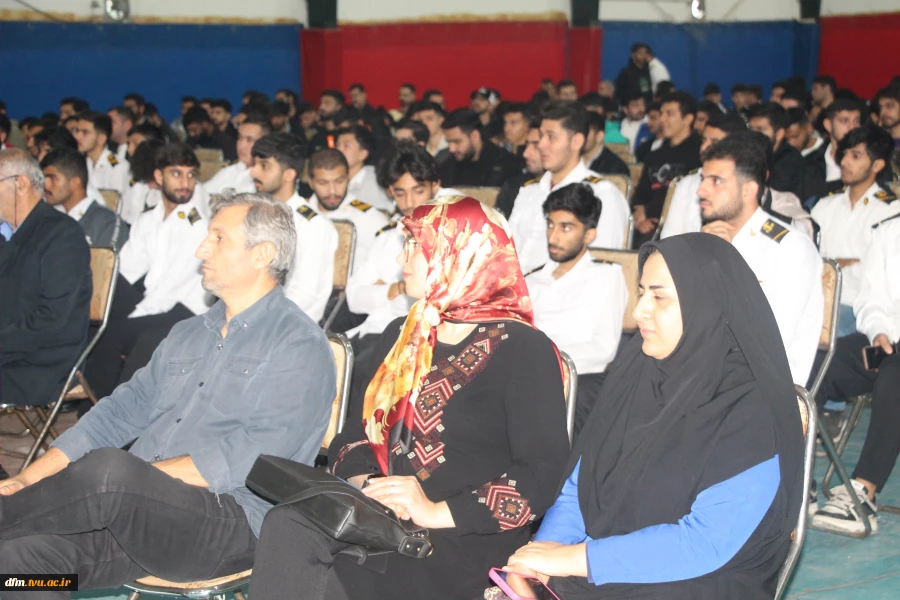 مراسم روز دانشجو با حضور معاون تشریفات نهاد ریاست جمهوری در دانشکده ملی مهارت محمودآباد برگزار شد 8