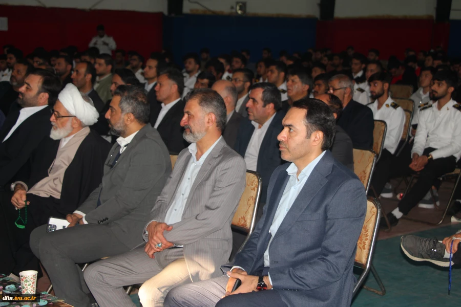 مراسم روز دانشجو با حضور معاون تشریفات نهاد ریاست جمهوری در دانشکده ملی مهارت محمودآباد برگزار شد 9