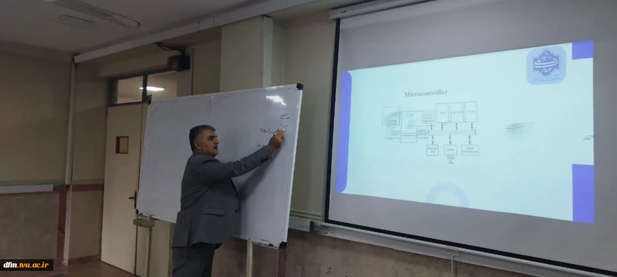 کارگاه آموزشی  حضوری و وبیناری ارتباط میکروکنترلرها با صنعت در دانشکده برگزار شد 7