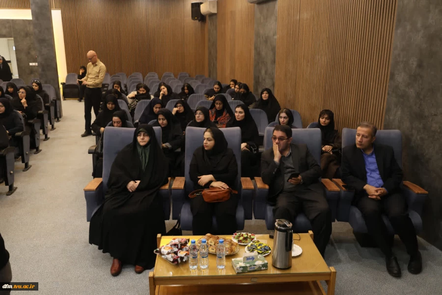 از خانم سلیمانی به مناسبت روز زن تجلیل به عمل آمد 3