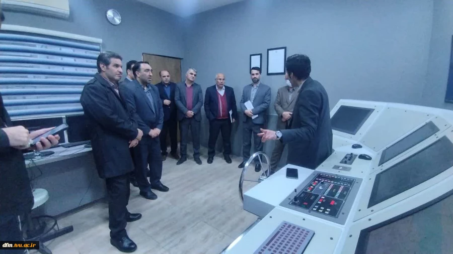 بازدید مدیر کل خدمات آموزشی دانشگاه ملی مهارت از کارگاه دریایی دانشکده  6