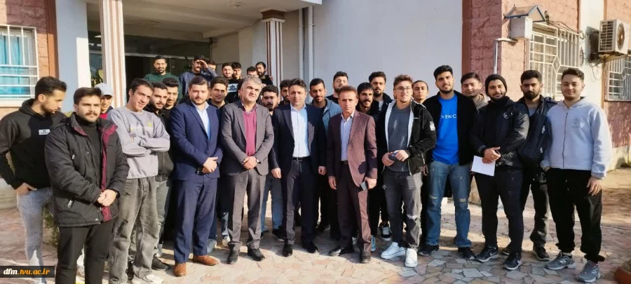 کلاس درس کارآفرینی با حضور مدیرکل  سازمان اموال و املاک بنیاد مستضعفان مازندران در دانشکده برگزار شد 4