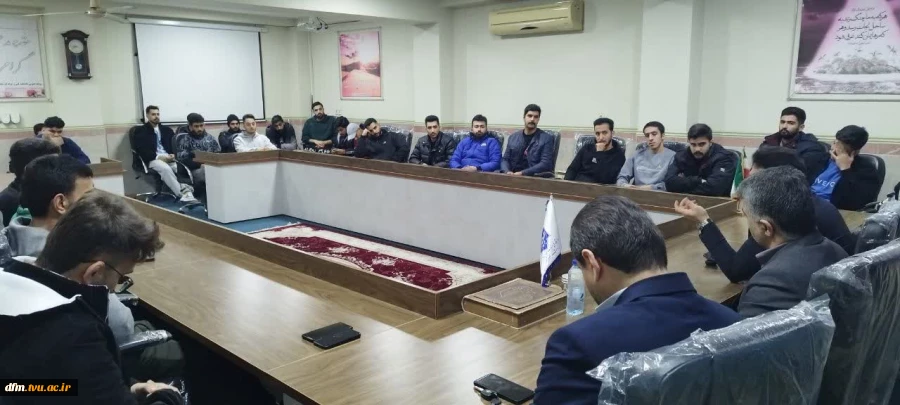 کلاس درس کارآفرینی با حضور مدیرکل  سازمان اموال و املاک بنیاد مستضعفان مازندران در دانشکده برگزار شد 6