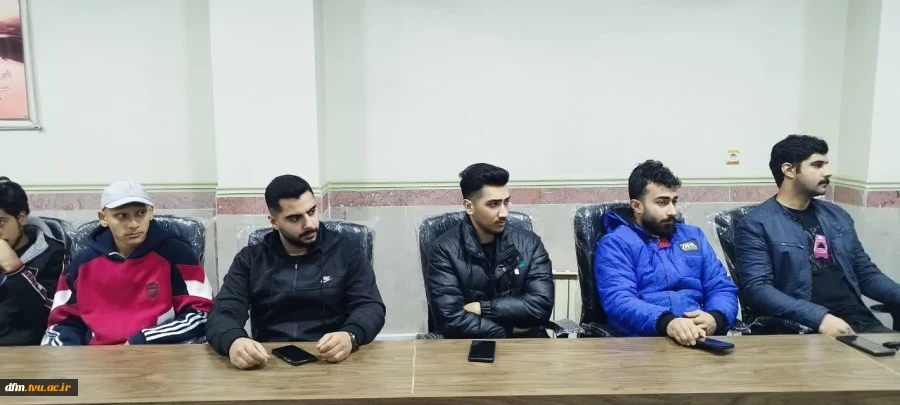 کلاس درس کارآفرینی با حضور مدیرکل  سازمان اموال و املاک بنیاد مستضعفان مازندران در دانشکده برگزار شد 9