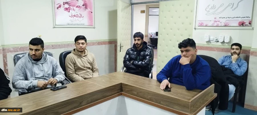 کلاس درس کارآفرینی با حضور مدیرکل  سازمان اموال و املاک بنیاد مستضعفان مازندران در دانشکده برگزار شد 12