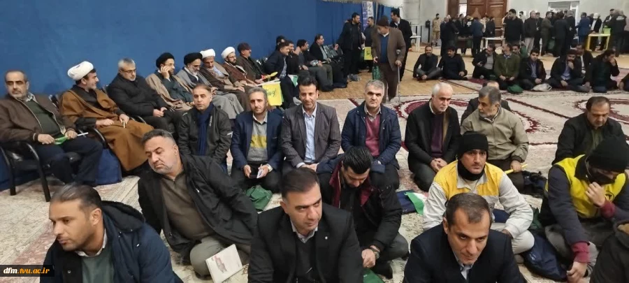 حضور ریاست و جمعی از کارکنان دانشکده  در مراسم گرامیداشت یوم الله 9 دی 10