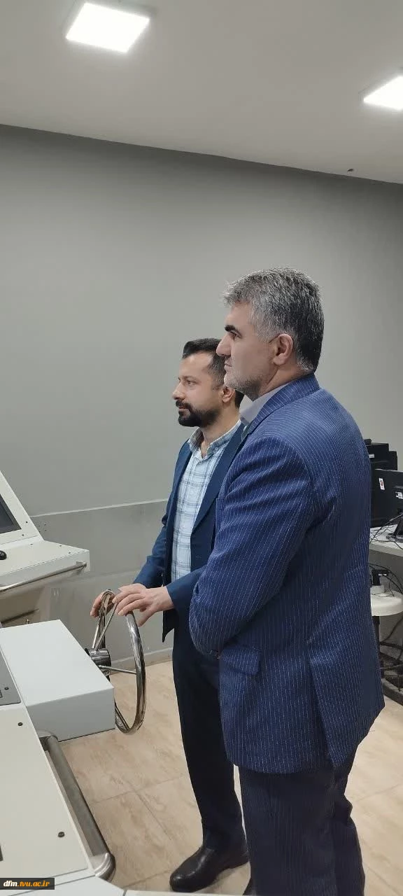 بازدید مسئول آموزش شرکت نفت از کارگاه های دریایی و ملوانی دانشکده 6