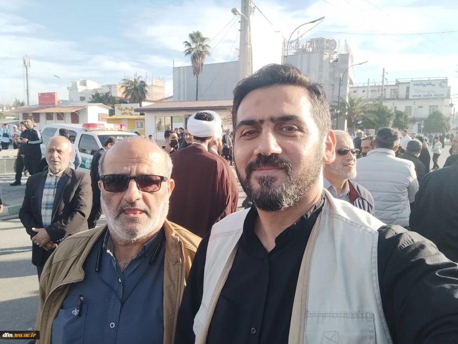 حضور جمعی از کارکنان دانشکده در راهپیمایی 22 دی ماه 2