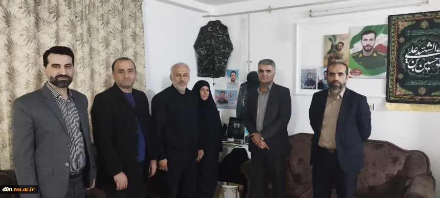دیدار رئیس دانشکده با خانواده شهید والامقام مهندس سعید محمودی 2