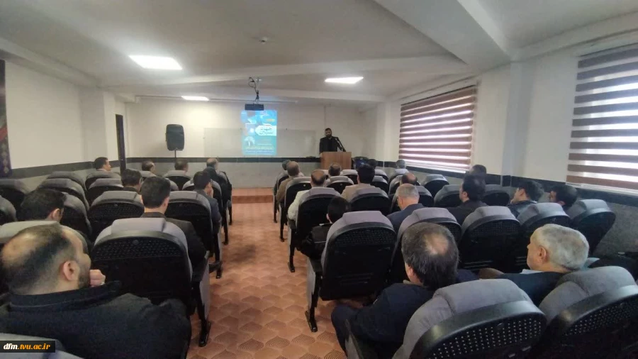همایش جهاد تبیین با حضور معاون سیاسی امنیتی فرمانداری محمودآباد در دانشکده  برگزار شد 9