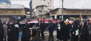 حضور ریاست و جمعی از کارکنان دانشکده  در راهپیمایی ۲۲ بهمن 12