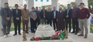 مراسم غبار روبی و عطر افشانی مزار مطهر شهدای گمنام دانشکده به مناسبت آغاز دهه مبارک فجر 4