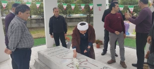 مراسم غبار روبی و عطر افشانی مزار مطهر شهدای گمنام دانشکده به مناسبت آغاز دهه مبارک فجر 7