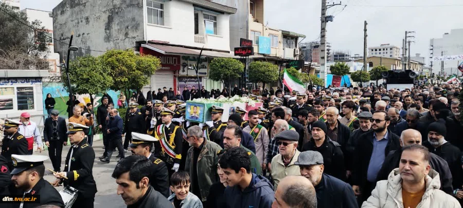 حضور ریاست و جمعی از کارکنان دانشکده در مراسم تشییع پیکر ر شهید ناوچه دنا  4
