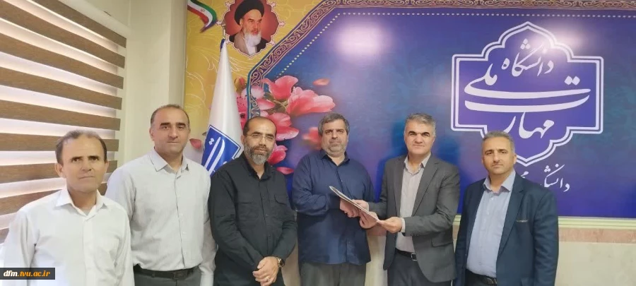 تجلیل ریاست از کارکنان حوزه اموزش و روابط عمومی 3