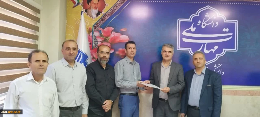 تجلیل ریاست از کارکنان حوزه اموزش و روابط عمومی 6