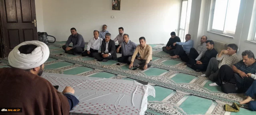 نشست تبیین و ترویج افکار و اندیشه های امام خمینی (ره) در دانشکده برگزار شد 8